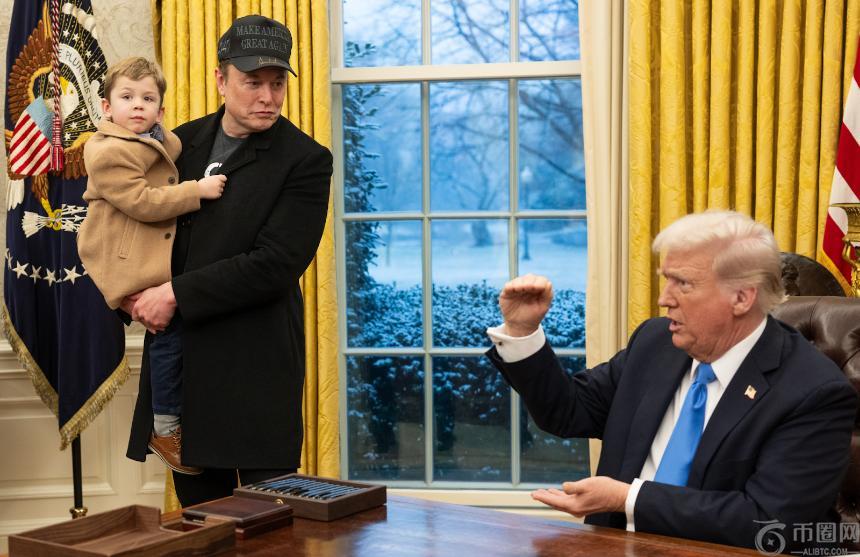  埃隆·马斯克（Elon Musk）在接受美国参议员泰德·克鲁兹（Ted Cruz）和本·弗格森（Ben Ferguson）采访时出现 